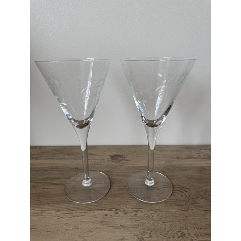 Set Of 2 Crystal Cut Glass Floral Leaf Pattern Martini Glasses Vintage